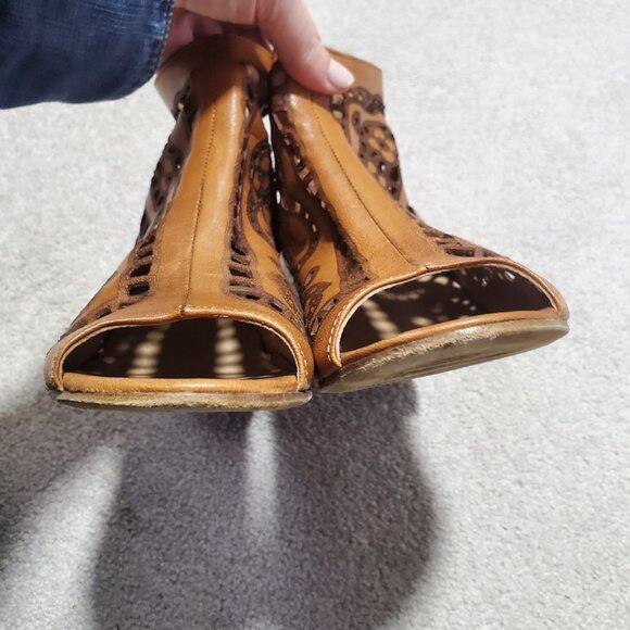RON WHITE Italian Laser Cut-Out Peep Toe Ankle Booties Boots Brown Women's 39, 8 - Picture 5 of 11